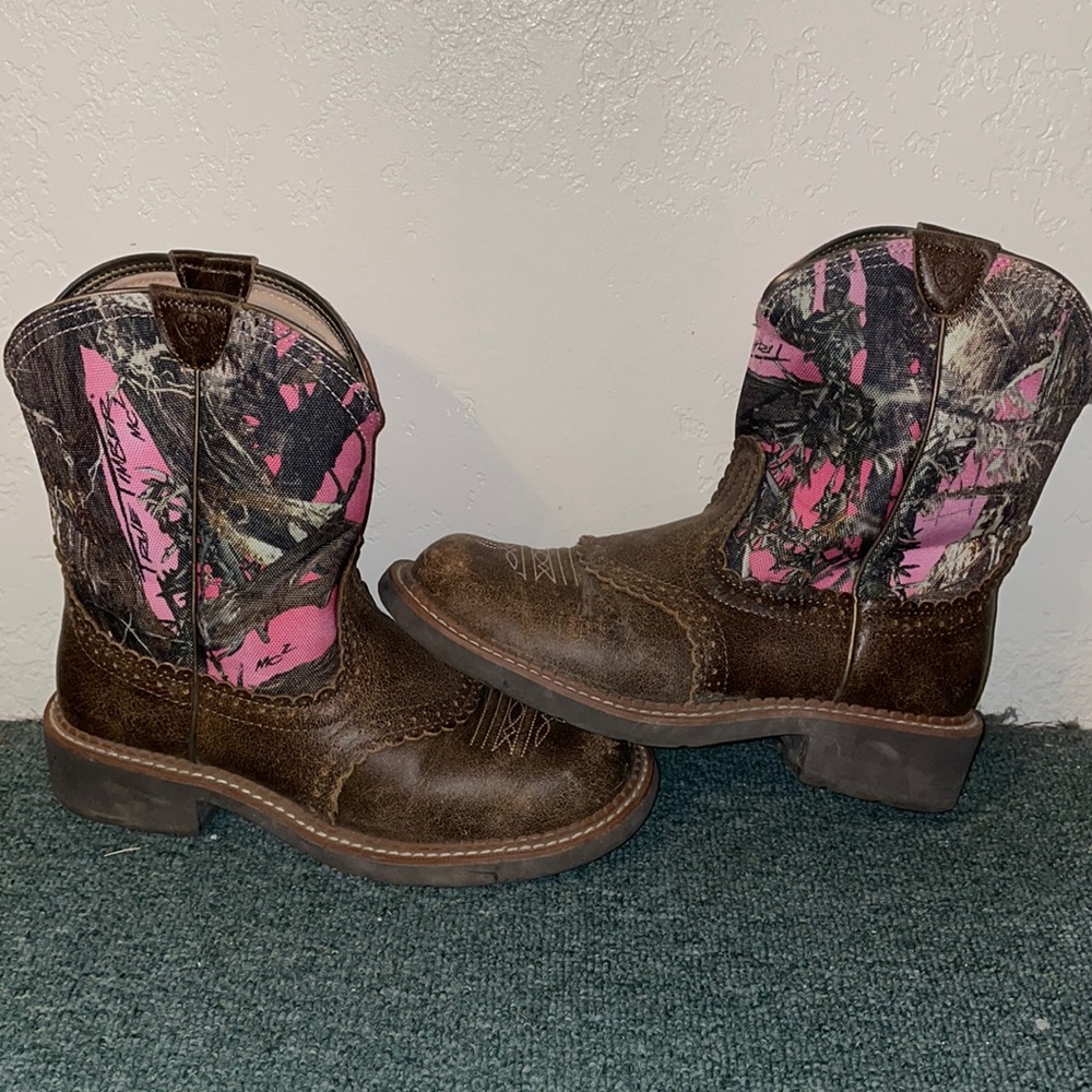 ARIAT fat baby boots